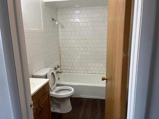 Building Photo - 7046 W 87th St