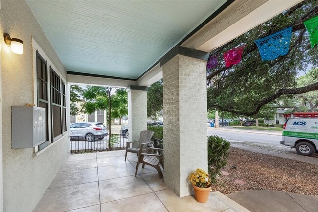 Building Photo - Located in Historic Monte Vista