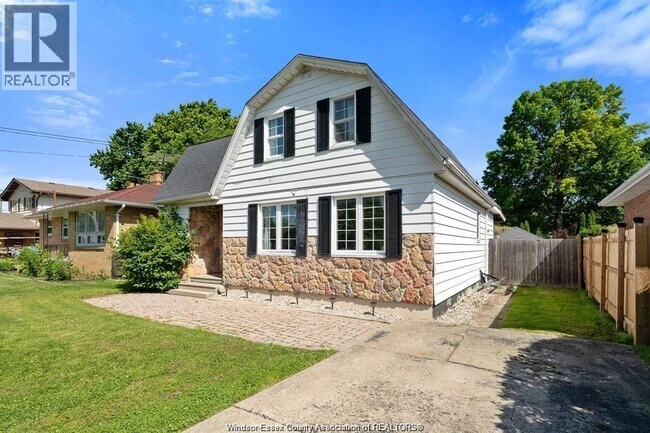 Photo du bâtiment - 12422 McNorton St