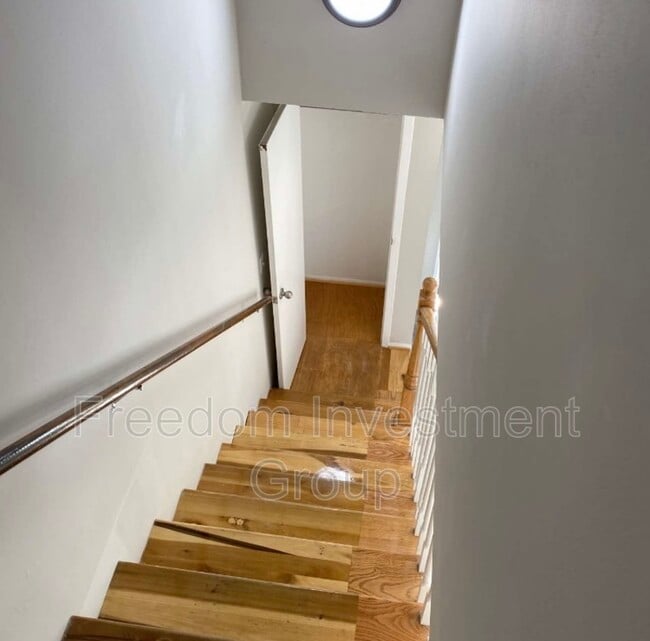 Building Photo - 159 Louella Dr
