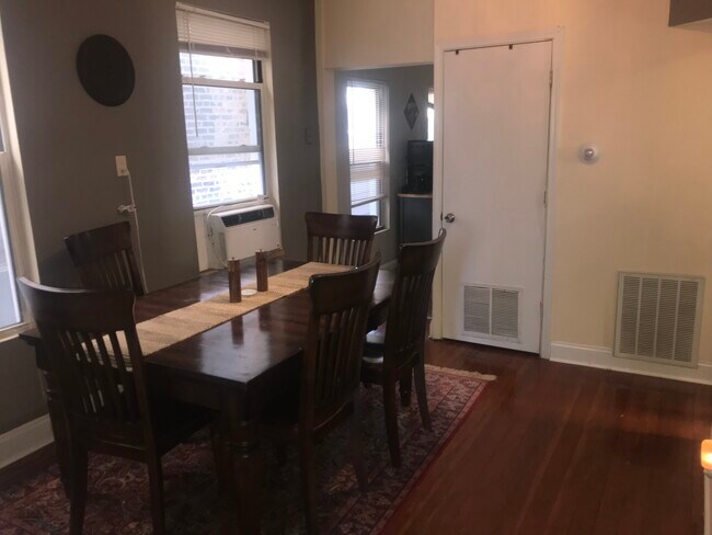 Dining Room - 1733 W Superior St