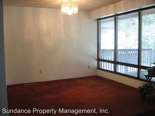 Building Photo - 5420 NW Ridgemoor Ct