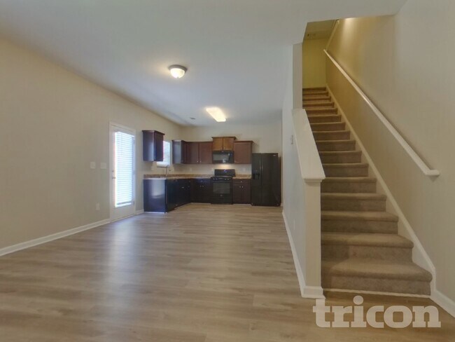 Building Photo - 1042 Sutherland Dr