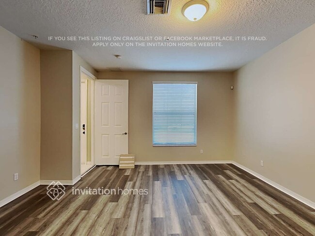 Building Photo - 1529 Cades Bay Ave