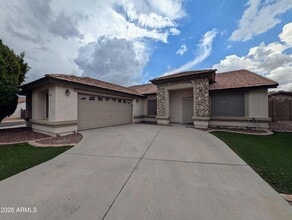 Building Photo - 15748 W Paradise Ln