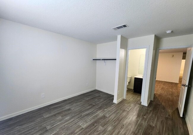 Foto del edificio - 9205 Kentshire Dr