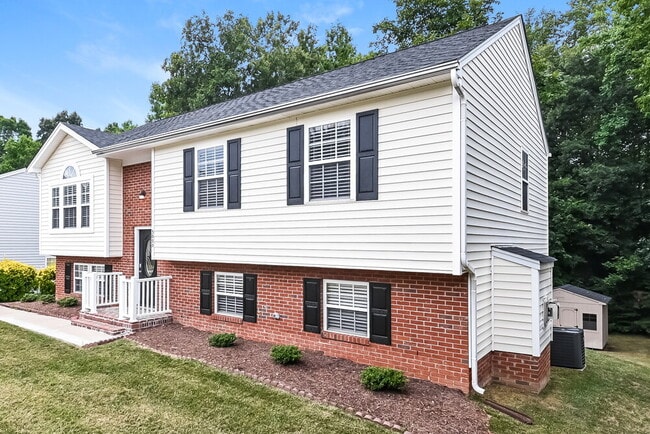 Building Photo - 3000 Basswood Dr