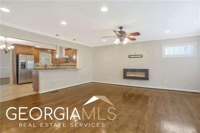 Building Photo - 3041 Pine Manor Ct SE
