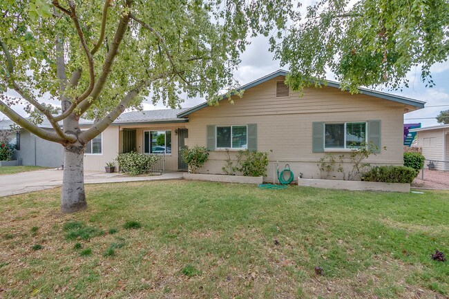 Building Photo - 2511 E Highland Ave