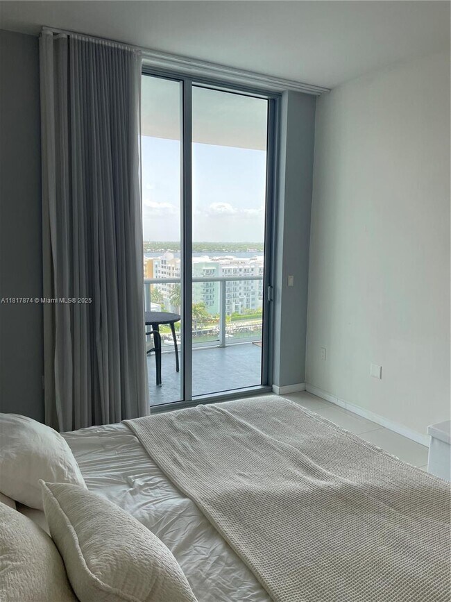 Foto del edificio - 7928 East Dr