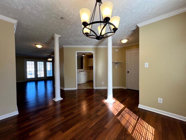 Building Photo - 372-5 Bubblecreek ~ Kings Grant Condos ** ...