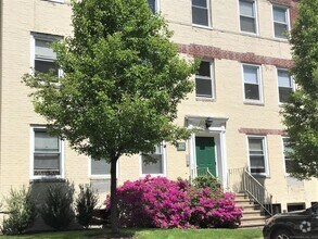 Building Photo - 112 Woodside Green