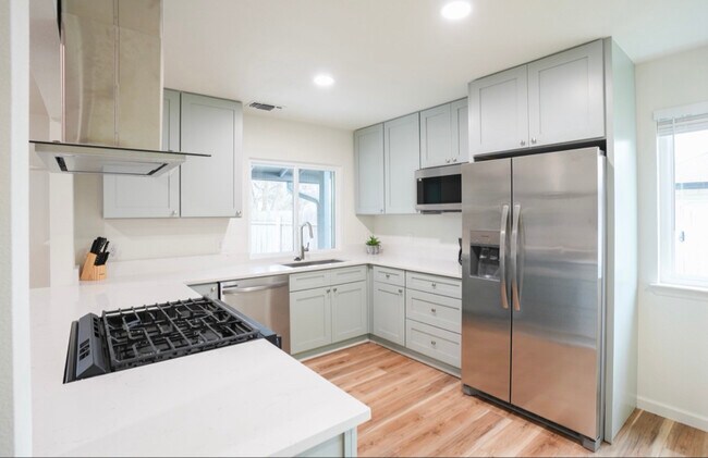 Building Photo - 2607 Aldford Dr