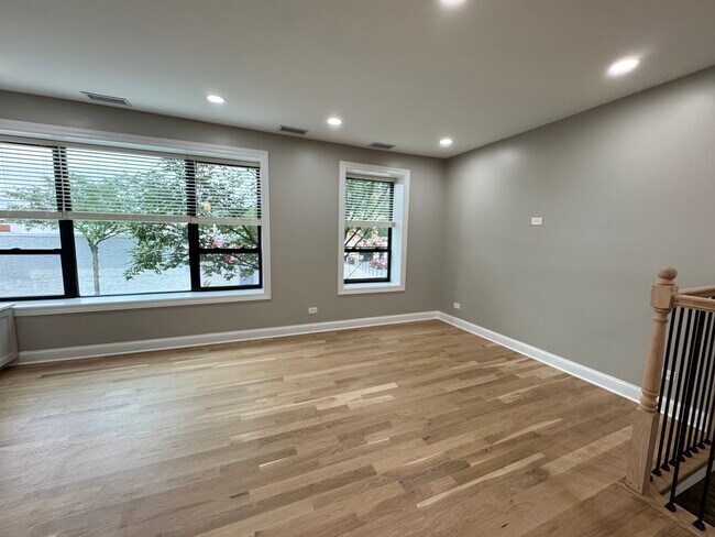Foto del edificio - 4635 N Clark St