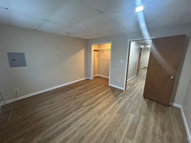 Building Photo - 1-Bedroom Apartment – Great Location!