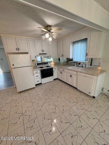 Foto del edificio - 3248 Beachview Dr