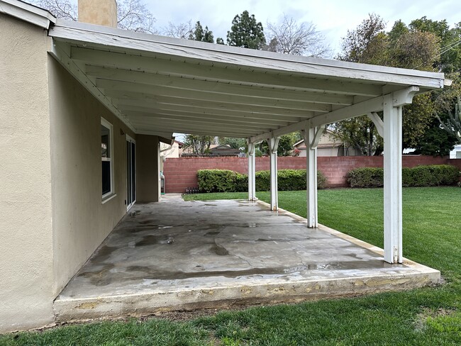 Foto del edificio - 8950 Etiwanda Ave