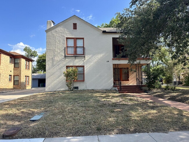 "Spacious 3-Bedroom San Antonio Gem with A... - "Spacious 3-Bedroom San Antonio Gem with A... Apartment