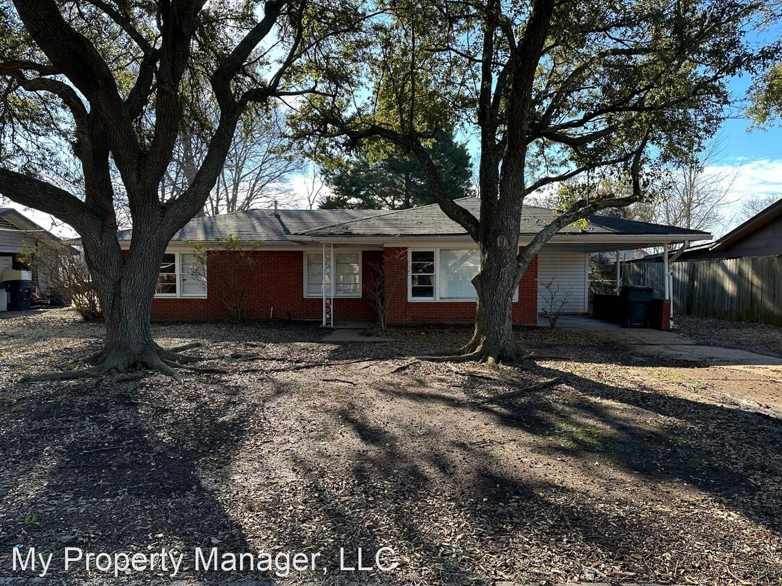 Foto principal - 3 br, 1 bath House - 2628 Bardot Lane