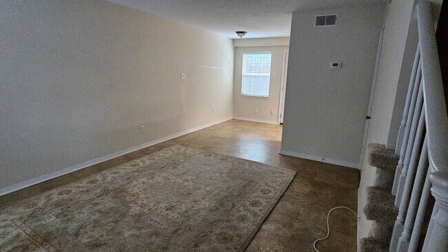Foto del edificio - 1 bed 1 bath townhome in the Heart of Spring Hill