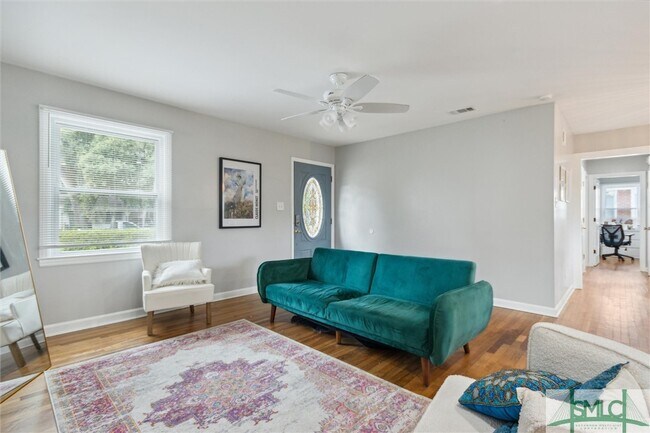 Foto del edificio - 2356 E 42nd St