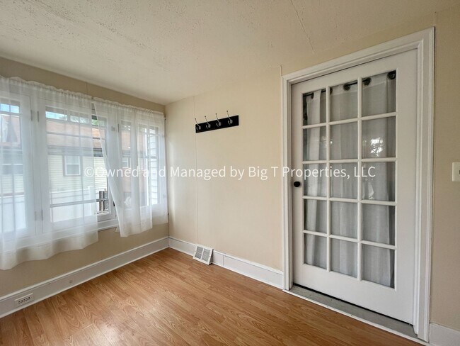 Foto del edificio - Charming three bedroom cottage in Claymont