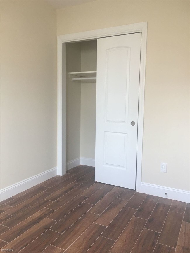 Foto del edificio - 22 Cox Pl