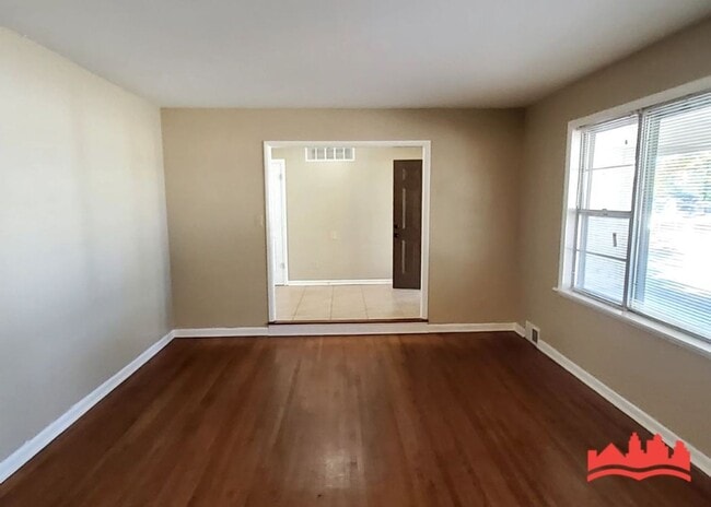 Foto del edificio - 1251 Singing Trees Dr