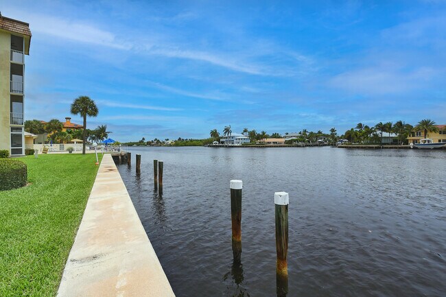 Building Photo - 646 Snug Harbor Dr