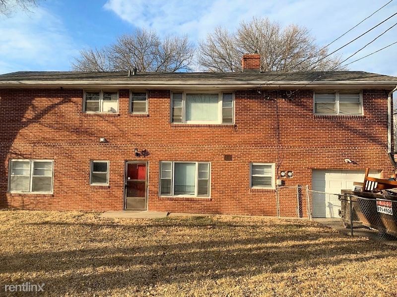 Foto principal - 2 br, 1 bath Townhome - 7503 Richmond Dr