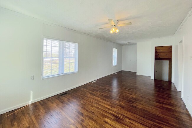 Foto del edificio - Updated 2 bedroom home