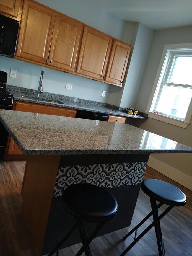 Brand new kitchen w/ Island - 37 Wave Ave