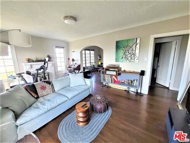 Foto del edificio - 4723 W 17th St
