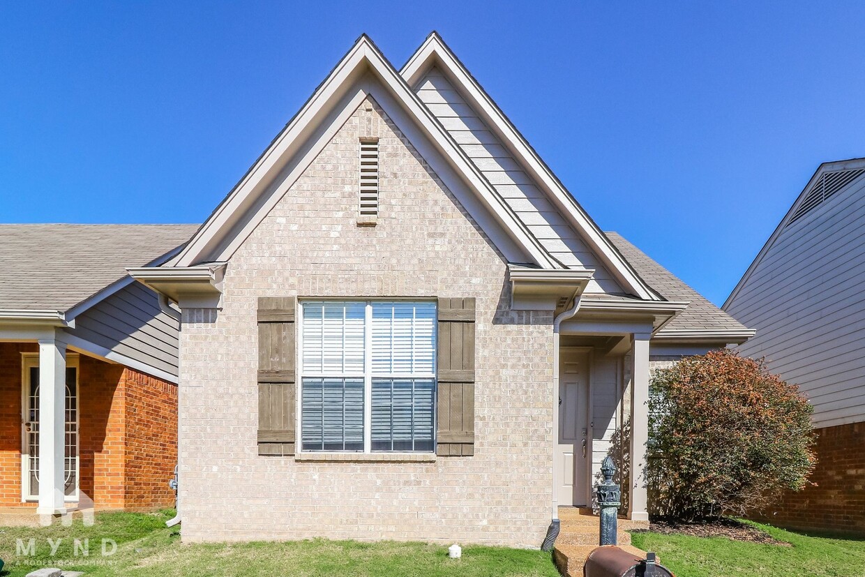 Primary Photo - 10182 Sterling Ridge Dr
