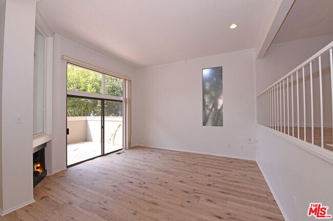 Foto del edificio - 4305 Redwood Ave