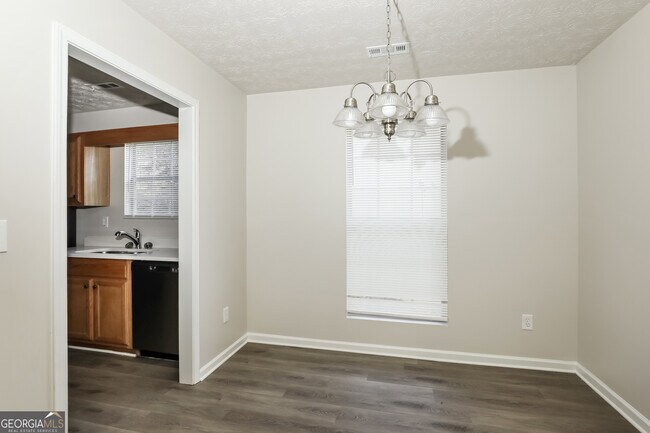 Foto del edificio - 955 Foxworthy Ln