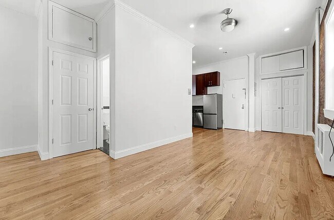 Foto del edificio - 63 East 125th Street