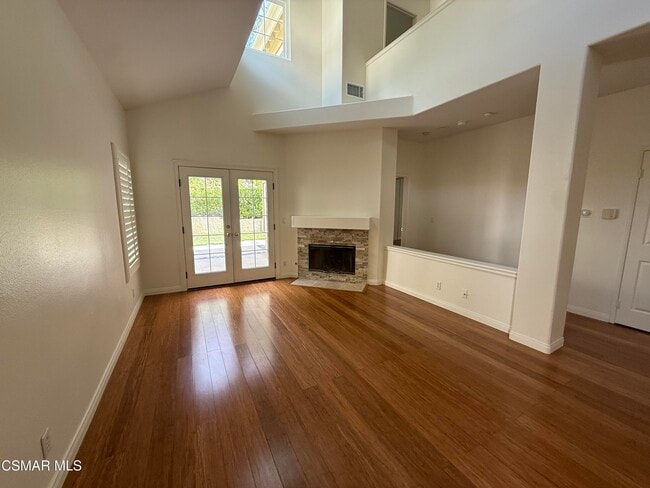 Foto del edificio - 5615 Roundtree Pl