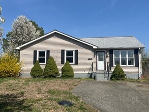 Building Photo - 21346 Village Ct