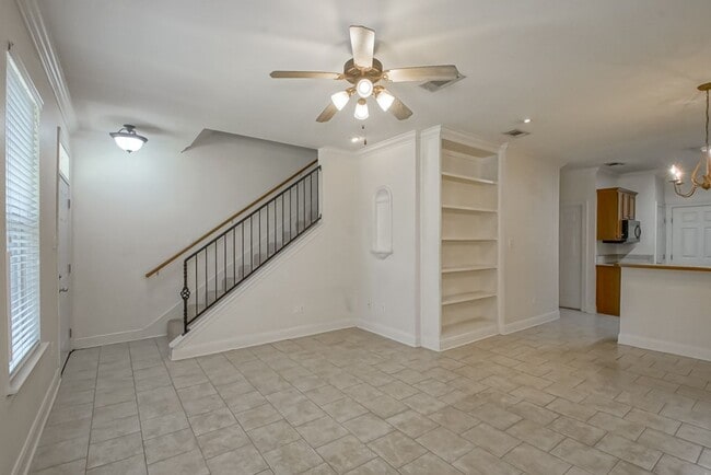 Building Photo - 10600 Lakes Blvd