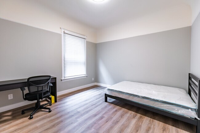 Foto del edificio - 3228 Adeline St