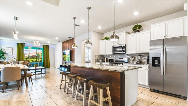 Foto del edificio - 7219 Oakmoss Loop