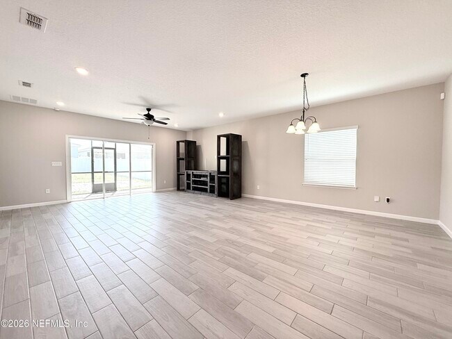 Foto del edificio - 1699 Enclave Rd