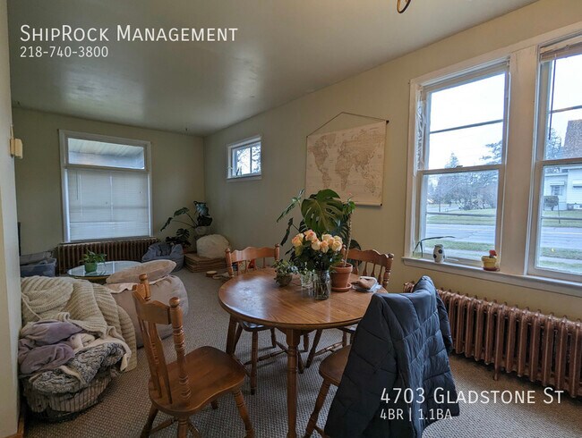 Foto del edificio - 4703 Gladstone St