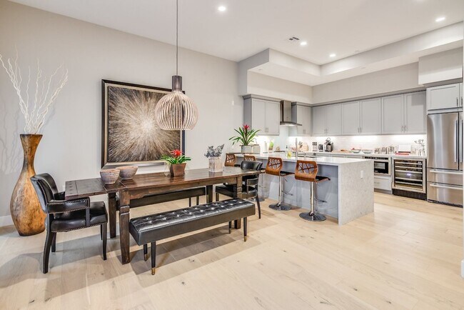 Foto del edificio - Newly build 3 bedroom South Redondo Townhome