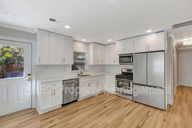 Foto del edificio - 1757 Skinner Ave