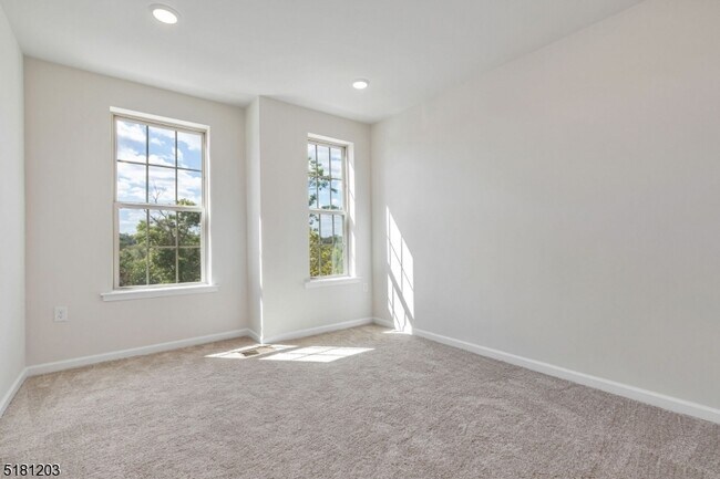 Foto del edificio - 1014 Station Rd