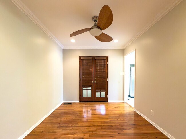 Foto del edificio - 10428 Riverside Dr