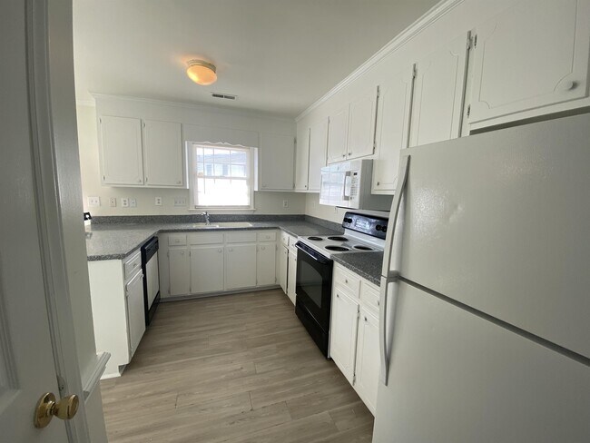 Photo - 3806 D1 Sterling Pointe Dr-1 Townhome