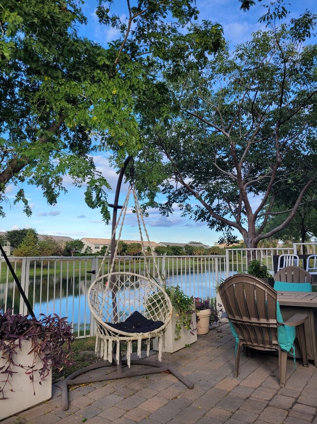 Photo - 5035 Eucalyptus Dr Townhome